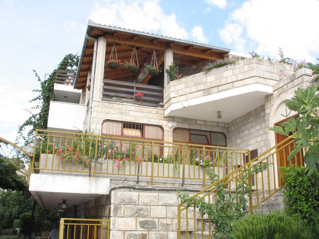 Apartments Bozic Требинье Экстерьер фото