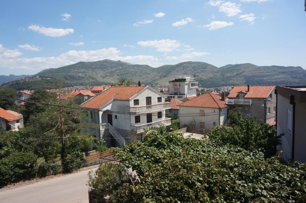 Apartments Bozic Требинье Экстерьер фото